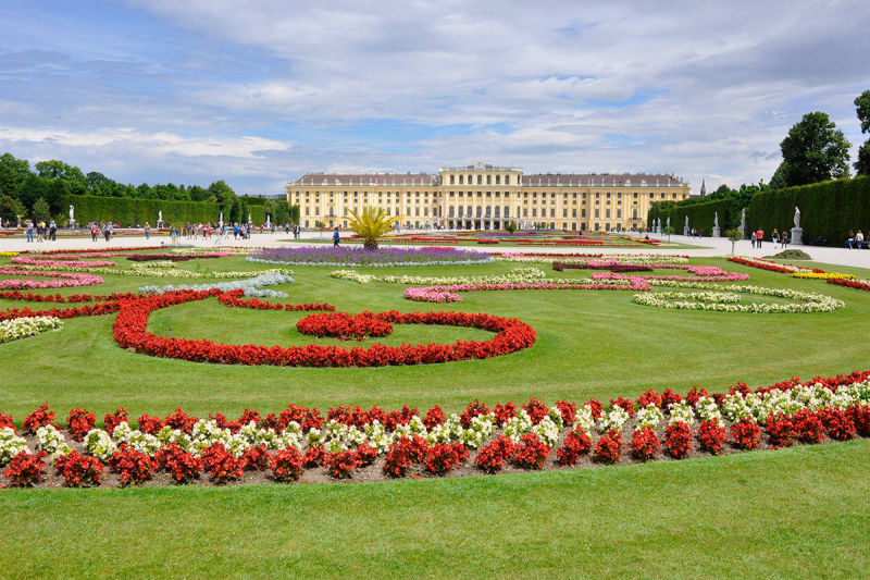 La Palais de Schönbrunn à Vienne (Autriche) - Danube - Michel Drachoussoff