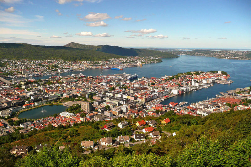 Bergen - Photo © Mario Introia