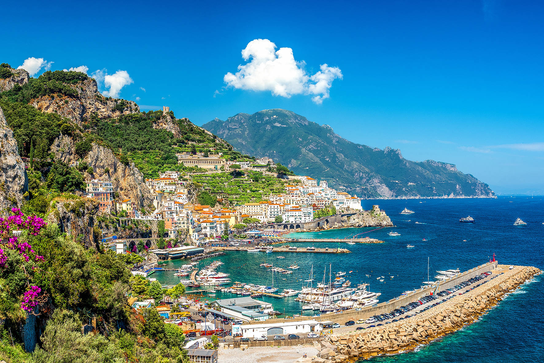 Atrani, Côte Amalfitaine - Photo © Mario Introia