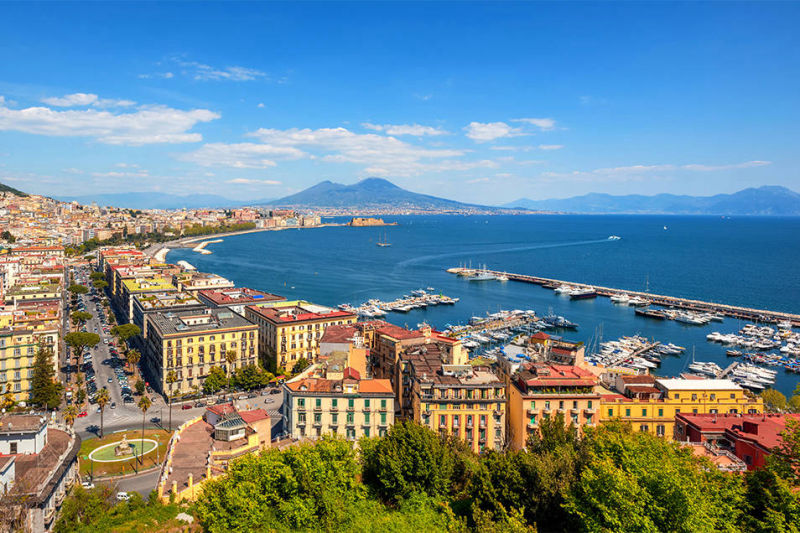 Baie de Naples, Campanie - Photo © Mario Introia